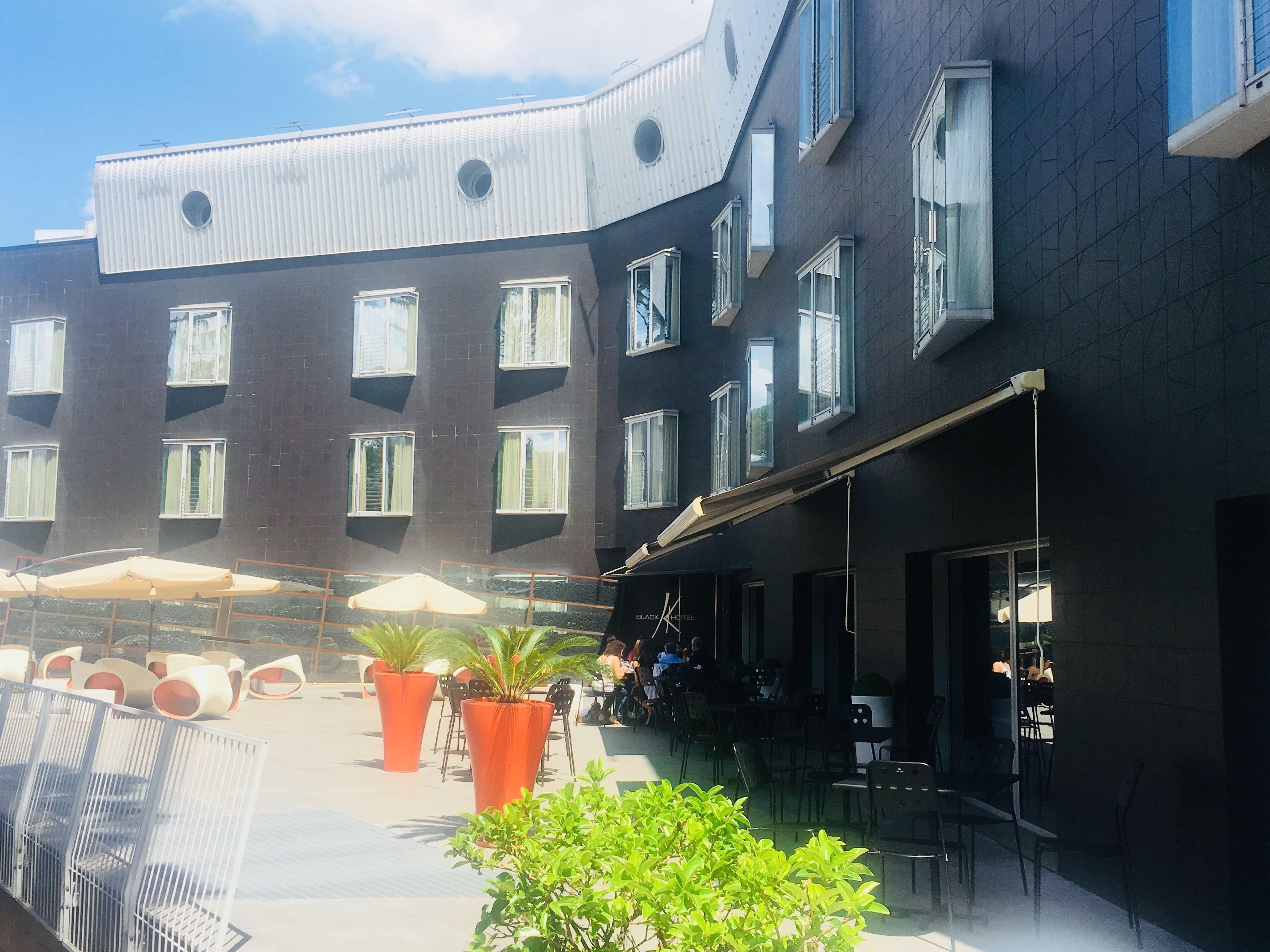 Black Hotel — Foto 2
